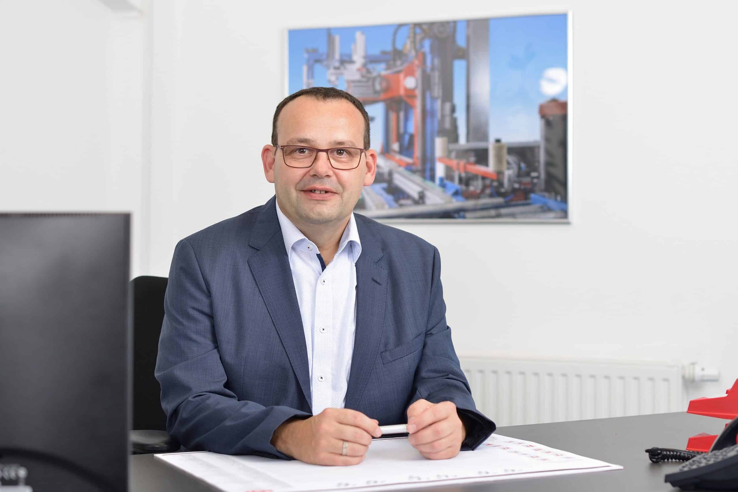 Dr. Volker Kebbel - Geschäftsführer - Managing Director